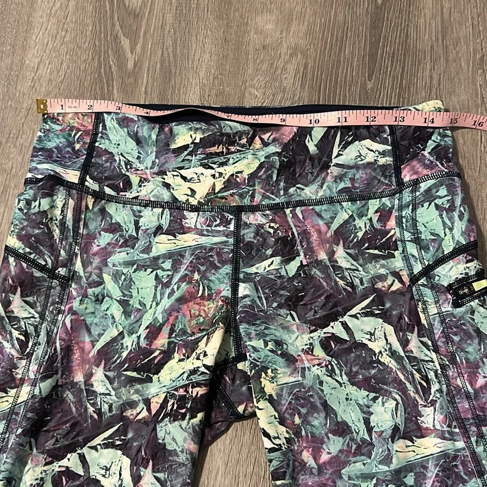 Lululemon Women's Sz 8 Run Top‎ Speed Athletic Workout Yoga Lounge Crop Leggings - Picture 9 of 14